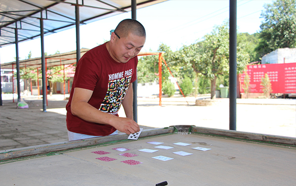 2016年公司舉行拓展培訓(xùn)活動合影留念(圖7)